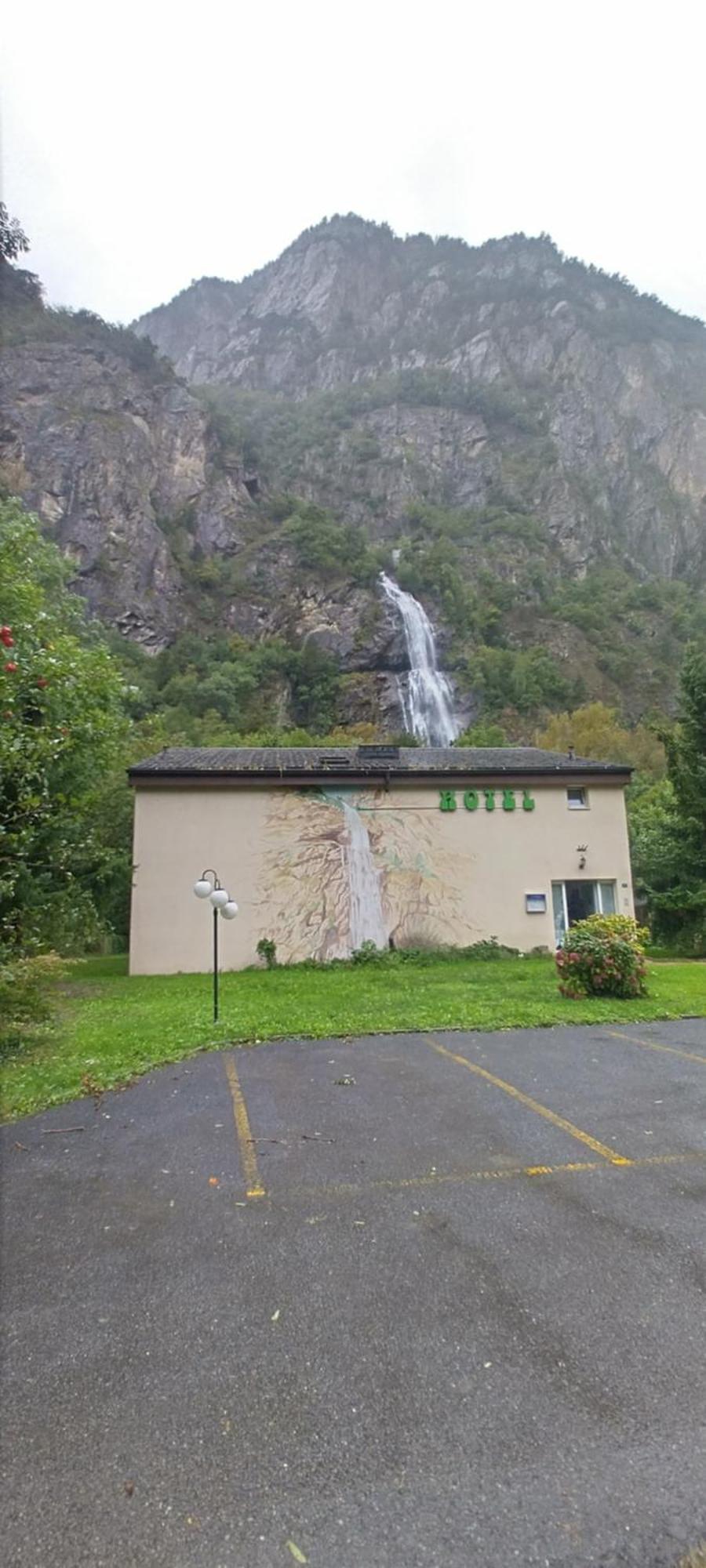 La Cascade Hotel Vernayaz Buitenkant foto