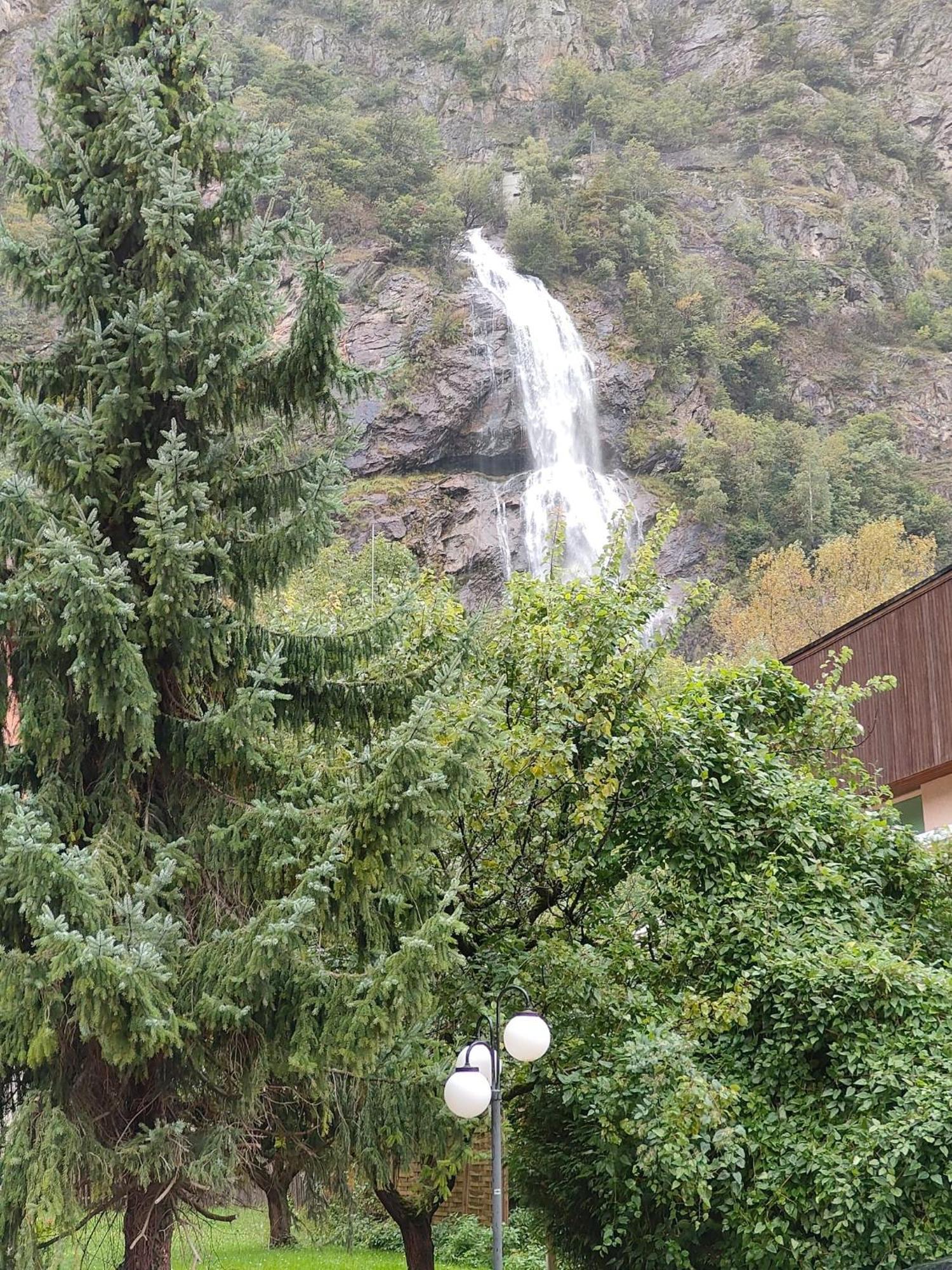 La Cascade Hotel Vernayaz Buitenkant foto